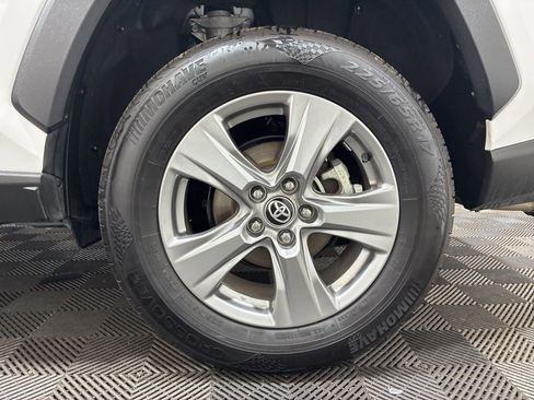 Used 2025 Toyota RAV4 XLE AWD/4WD image 33