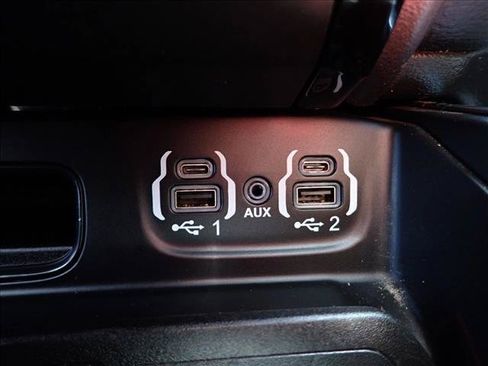 Used 2022 RAM 1500 Laramie AWD/4WD image 19