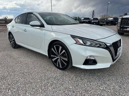 Used 2019 Nissan Altima 2.5 Platinum image 1