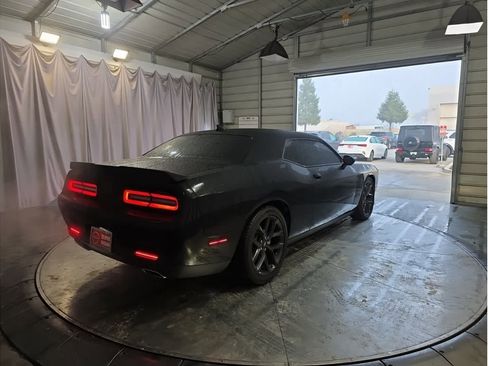 Used 2023 Dodge Challenger GT w/ Plus Package image 8