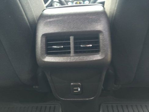 Used 2024 Chevrolet Equinox LT image 18