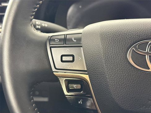 Used 2025 Toyota Crown Signia image 17