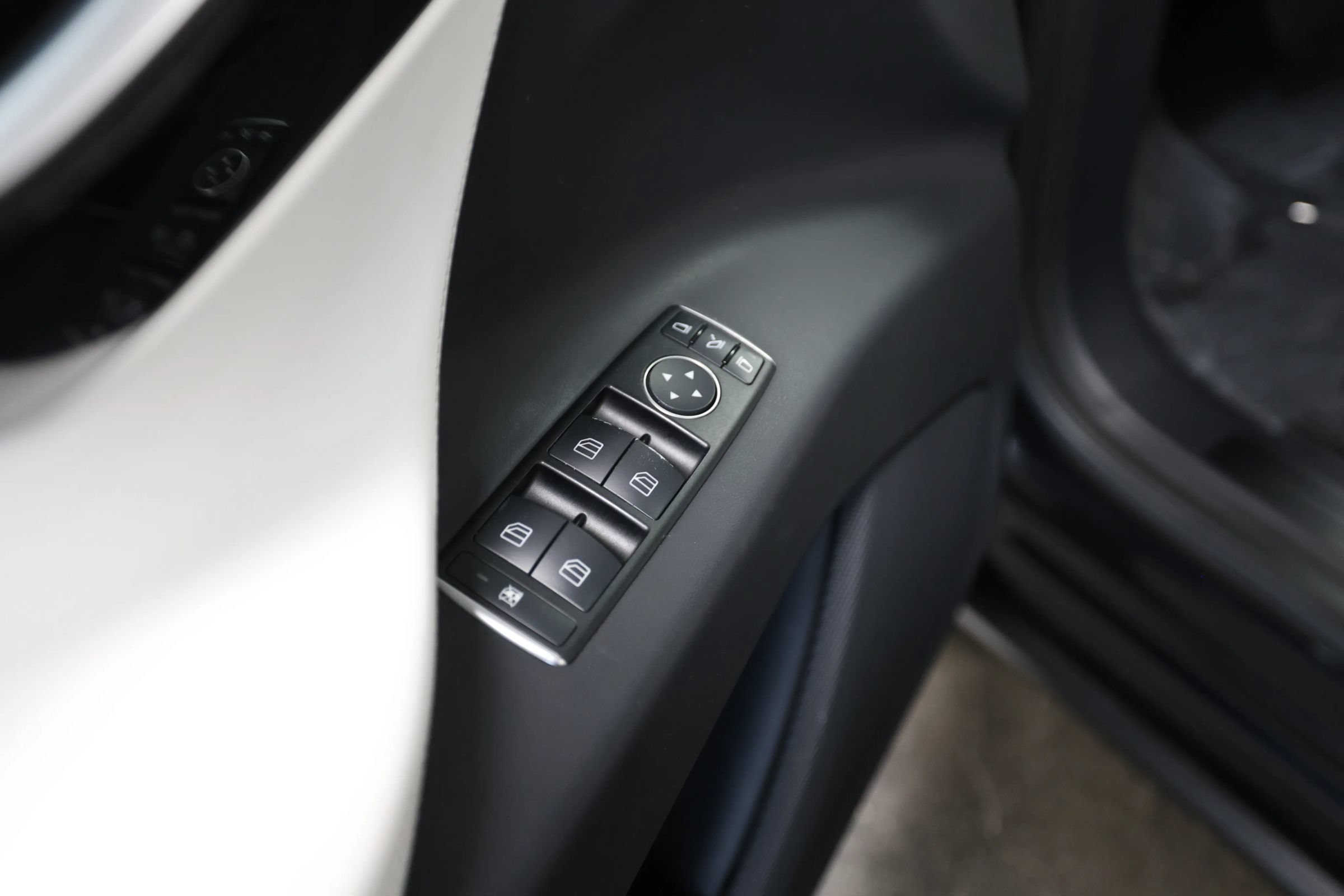 Used 2016 Tesla Model X 75D AWD/4WD image 24