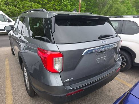 Used 2023 Ford Explorer XLT AWD/4WD image 4