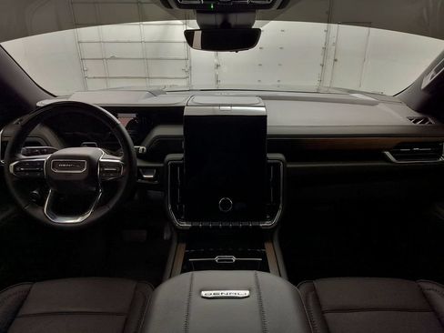 Used 2026 GMC Yukon XL Denali w/ Advanced Technology Package AWD/4WD image 13