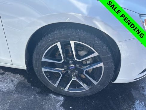 Used 2017 Volvo S60 T5 Dynamic image 5