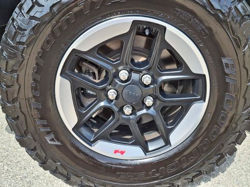 Used 2018 Jeep Wrangler Rubicon AWD/4WD image 19