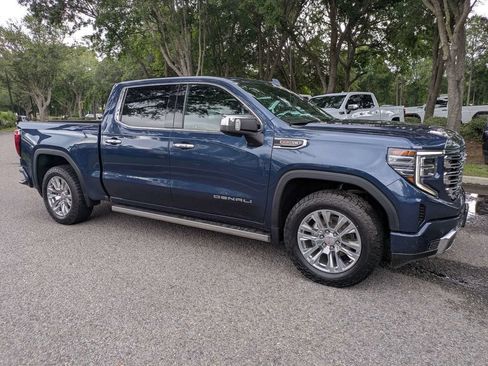 Used 2023 GMC Sierra 1500 Denali AWD/4WD image 2