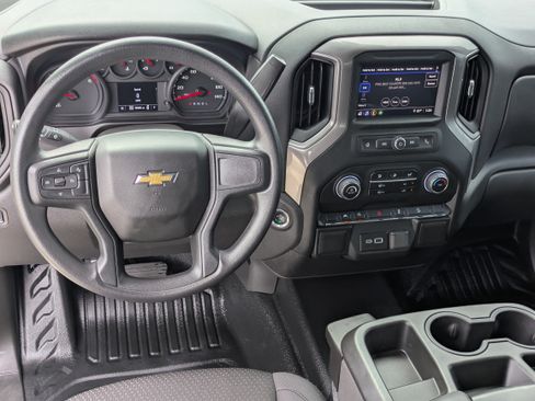 Used 2025 Chevrolet Silverado 1500 W/T w/ WT Value Package AWD/4WD image 15