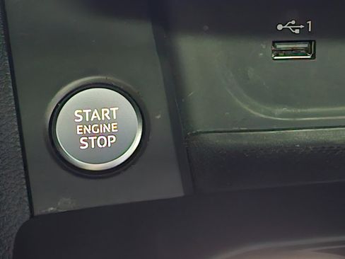 Used 2018 Audi A4 2.0T Ultra Premium w/ Convenience Package image 47