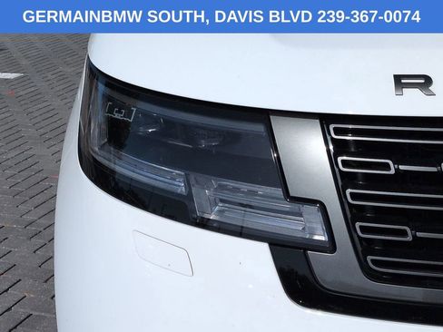 Used 2022 Land Rover Range Rover SE AWD/4WD image 11