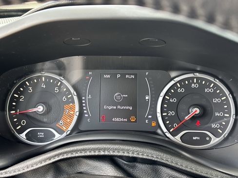 Used 2020 Jeep Renegade Altitude FWD image 28