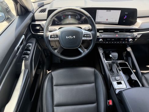 Certified 2025 Kia Telluride S FWD image 15