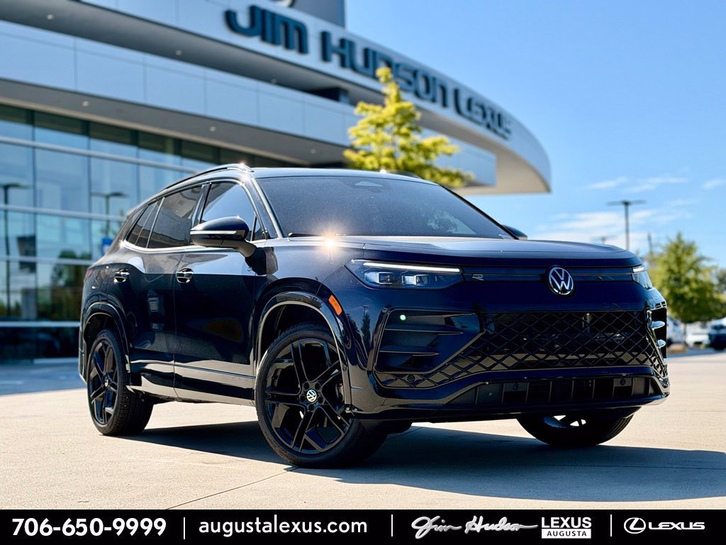 Used 2026 Volkswagen Tiguan SE R-Line FWD image 1