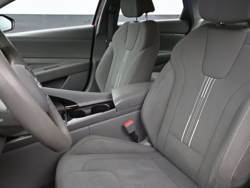 Used 2021 Hyundai Elantra SEL w/ Convenience Package image 11