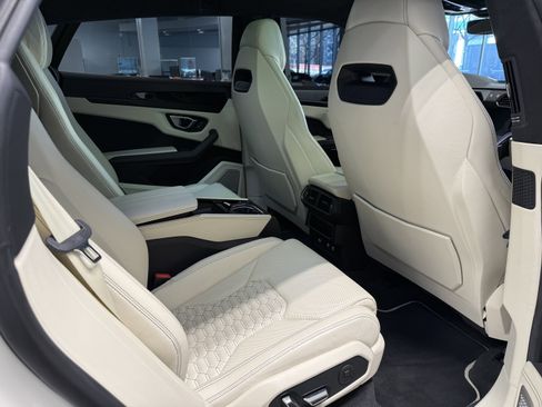 Used 2022 Lamborghini Urus image 28