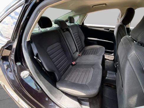 Used 2020 Ford Fusion SE FWD image 19