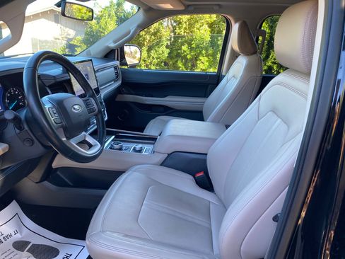Used 2024 Ford Expedition Limited image 28