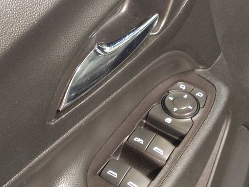 Used 2019 Chevrolet Equinox LT w/ Driver Convenience Package FWD image 27