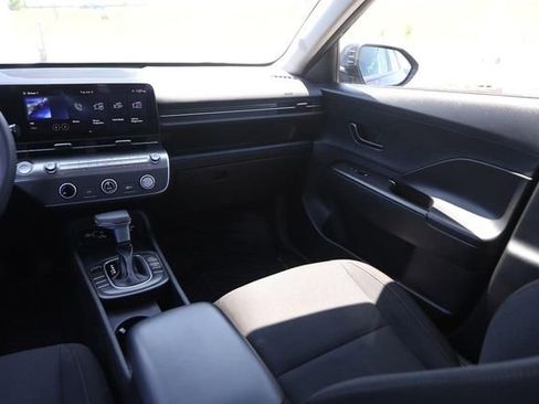 Used 2025 Hyundai Kona SE FWD image 26