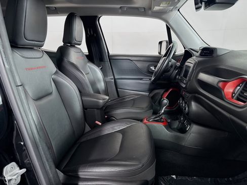 Used 2016 Jeep Renegade Trailhawk w/ Premium Trailhawk Package image 30