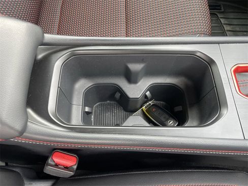 Used 2025 Nissan Kicks SR image 28