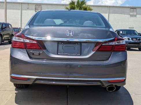 Used 2017 Honda Accord EX image 7