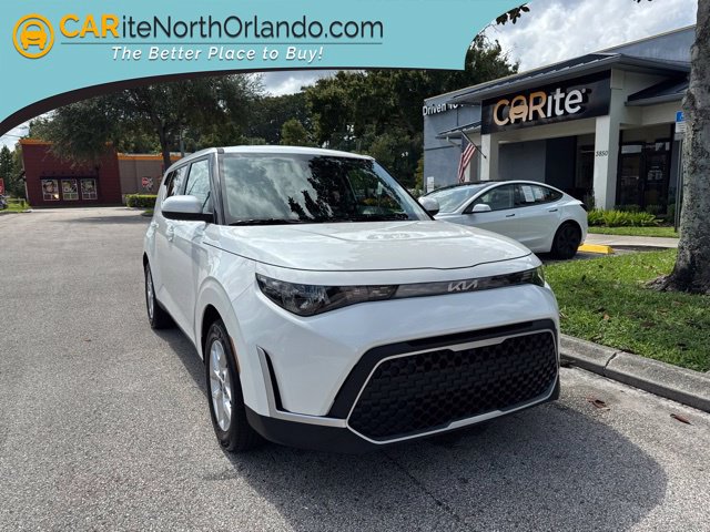 Used 2025 Kia Soul LX w/ LX Technology Package FWD image 1