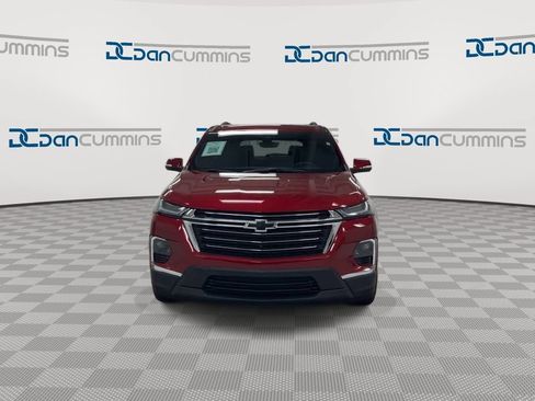 Used 2023 Chevrolet Traverse LT w/ LT Premium Package AWD/4WD image 3