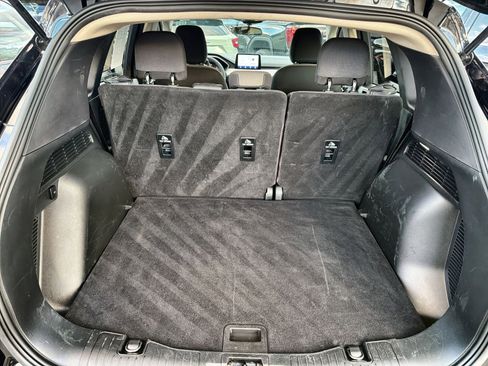 Used 2020 Ford Escape SE image 24