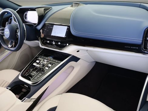 Used 2025 Aston Martin DBX 707 AWD/4WD image 22