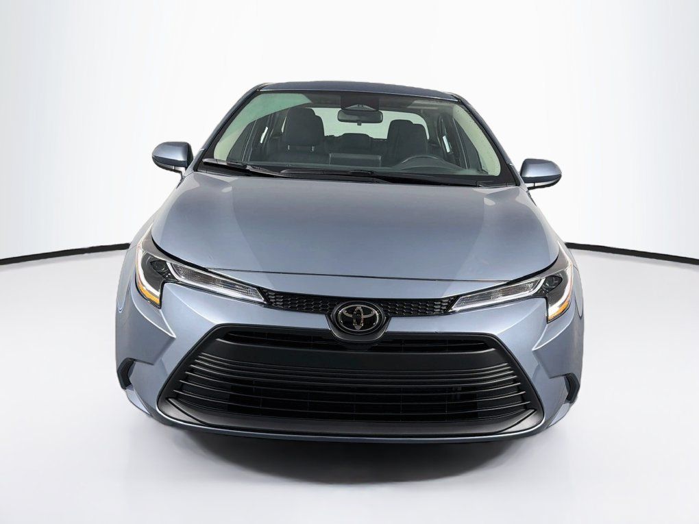 Used 2024 Toyota Corolla LE w/ LE Convenience Package FWD image 2