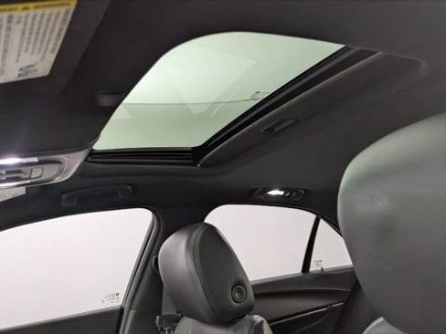 Used 2022 Cadillac CT4 Premium Luxury RWD image 30