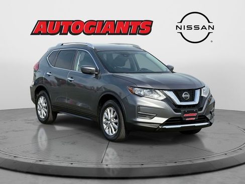 Used 2020 Nissan Rogue SV image 1