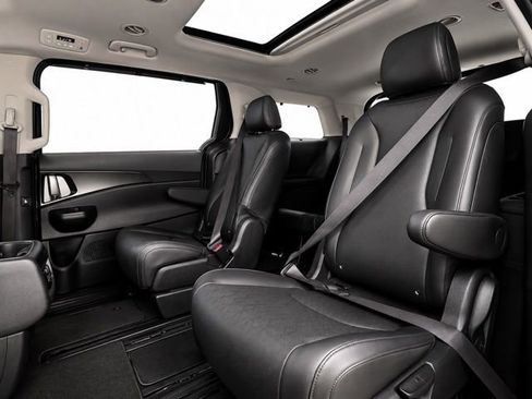 Used 2026 Kia Carnival SX w/ SX Dark Edition Package FWD image 23