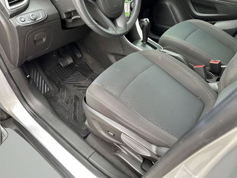 Used 2020 Chevrolet Trax LS w/ Tint and Cruise Package image 27