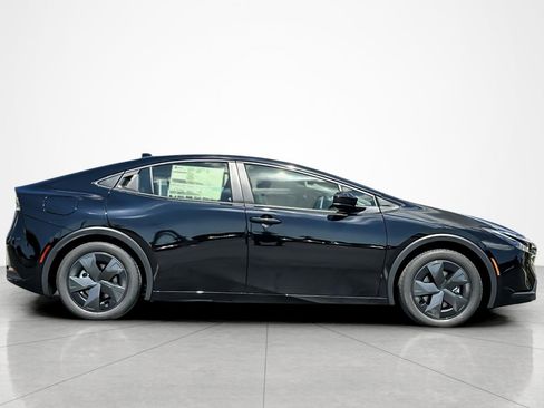 New 2026 Toyota Prius Plug-In Hybrid FWD image 6