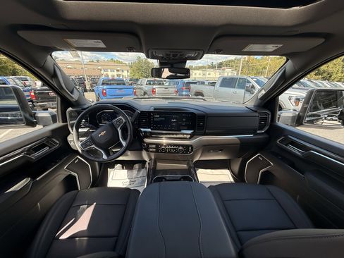 Certified 2024 Chevrolet Silverado 2500 LTZ w/ LTZ Plus Package image 10