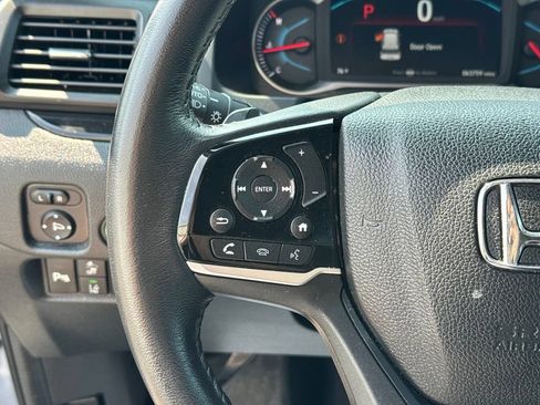 Used 2022 Honda Pilot Touring image 16