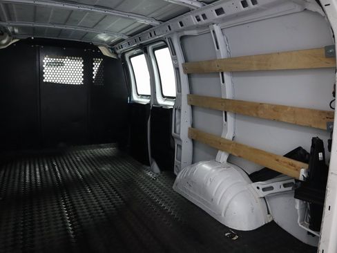 Used 2024 Chevrolet Express 2500 w/ Driver Convenience Package image 13