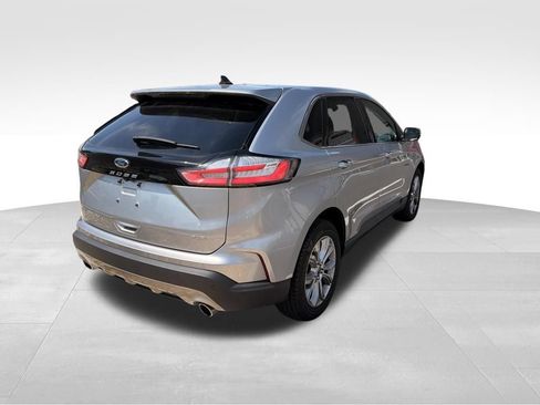 Used 2022 Ford Edge Titanium AWD/4WD image 7