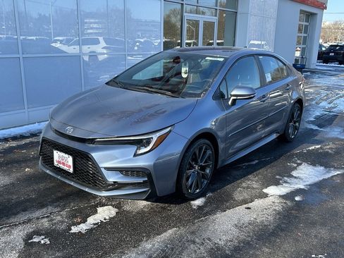 New 2026 Toyota Corolla SE image 2