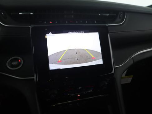 New 2025 Jeep Grand Cherokee Laredo image 14