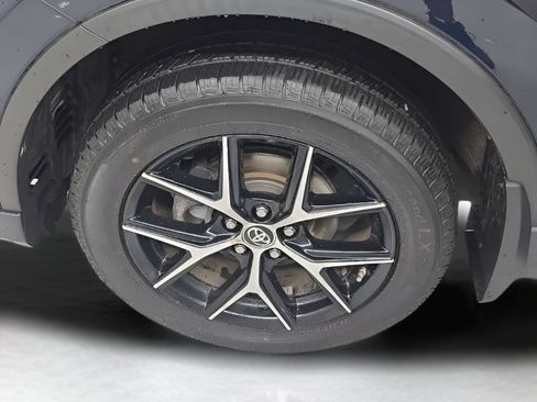 Used 2018 Toyota RAV4 SE AWD/4WD image 40
