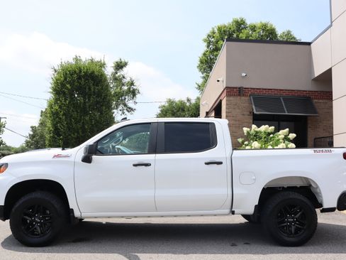 Used 2022 Chevrolet Silverado 1500 Custom Trail Boss AWD/4WD image 11