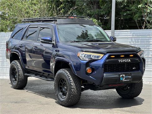 Used 2017 Toyota 4Runner TRD Off-Road Premium AWD/4WD image 8