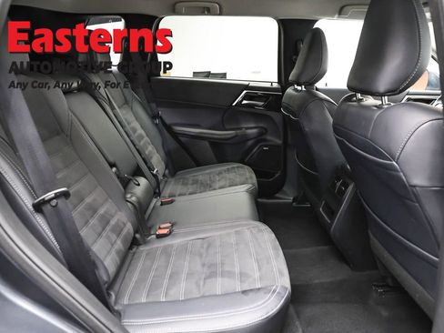 Used 2025 Mitsubishi Outlander SE AWD/4WD image 23