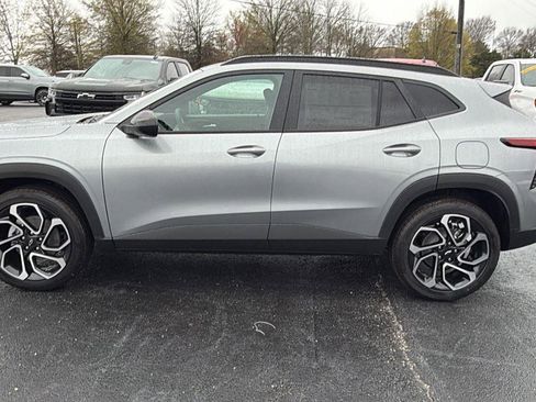 New 2026 Chevrolet Trax RS w/ Sunroof Package FWD image 8