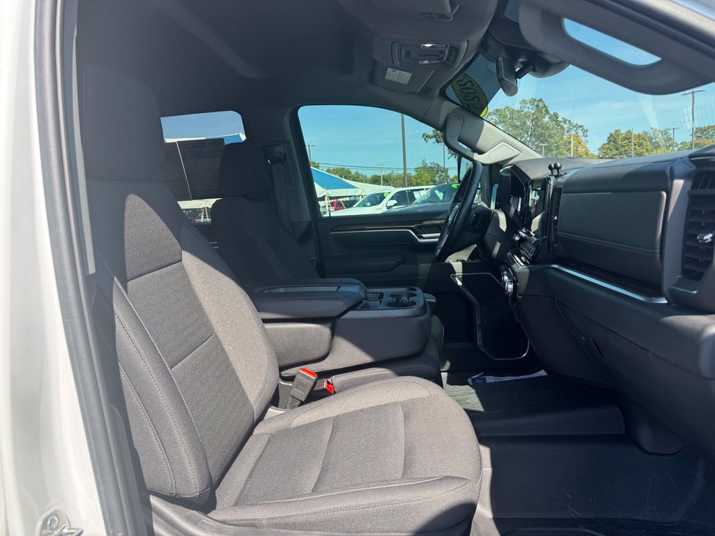 Used 2025 GMC Sierra 2500 SLE w/ SLE Value Package; AWD/4WD image 16