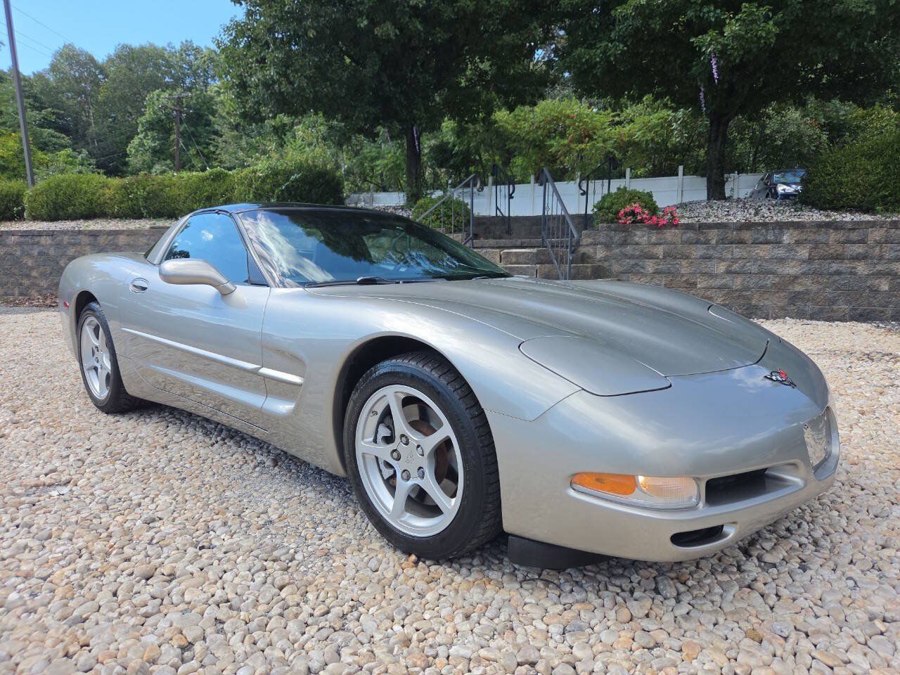 Used 2000 Chevrolet Corvette Coupe w/ Roof Pkg RWD image 26